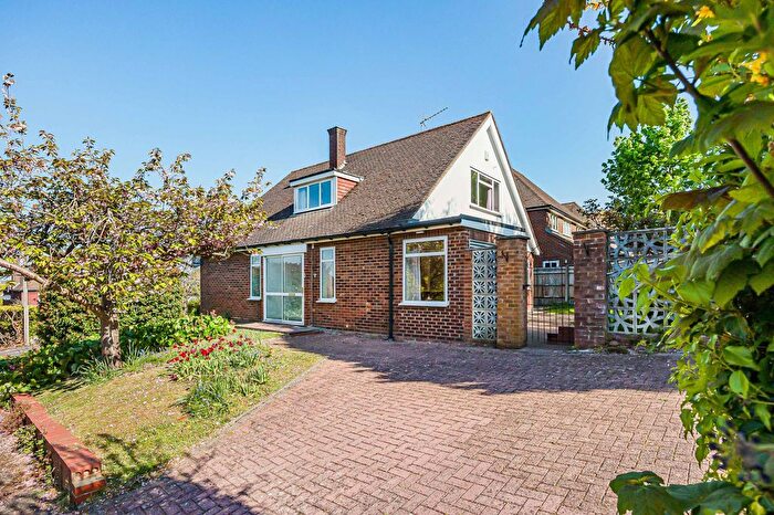 3 Bedroom Detached Bungalow For Sale In Amersham Hill Gardens, High Wycombe, HP13
