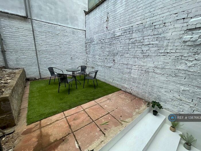 1 Bedroom Flat To Rent In Camden High Street, London, NW1