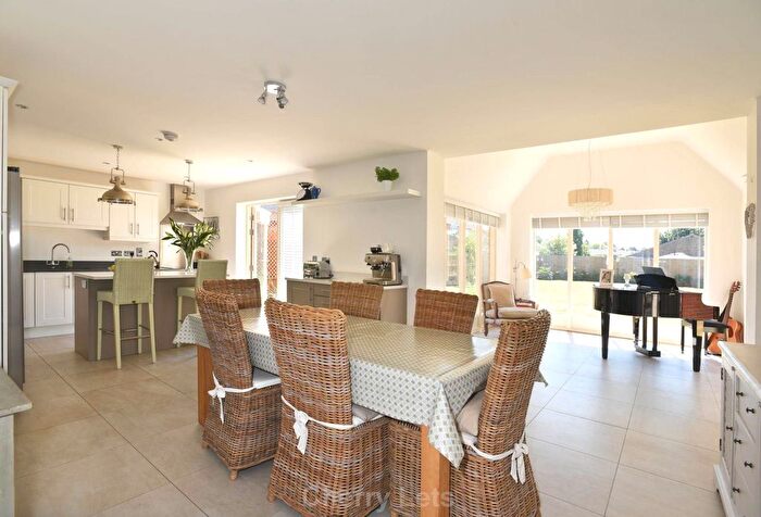 5 Bedroom Detached House To Rent In Buckingham Close, Kings Sutton, OX17