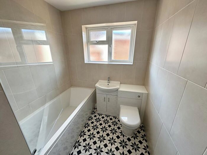 2 Bedroom Semi-Detached Bungalow For Sale In Blandford Road, IP3