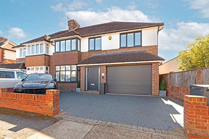 4 Bedroom Semi Detached House For Sale In Selwyn Crescent, Ellenbrook, AL10