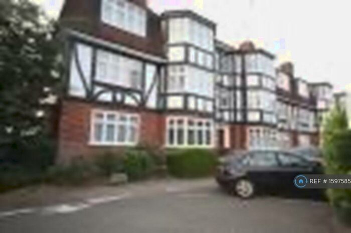 2 Bedroom Flat To Rent In Eagle Court, London, E11