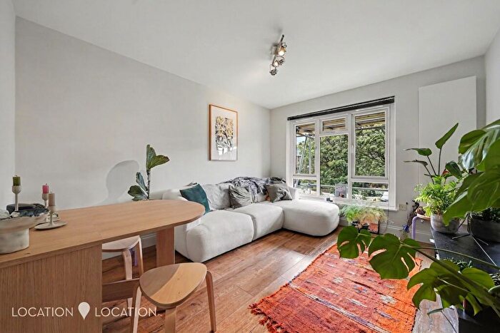 1 Bedroom Flat For Sale In Seven Sisters Road, N15