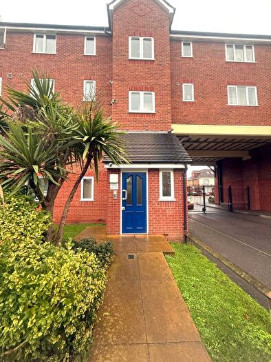 2 Bedroom Flat To Rent In Richens Close, Hounslow, TW3