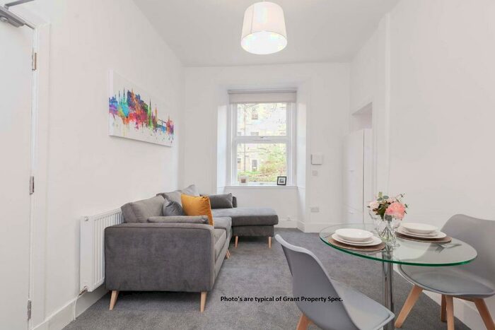 2 Bedroom Flat To Rent In Montague Street, Newington, Edinburgh, EH8