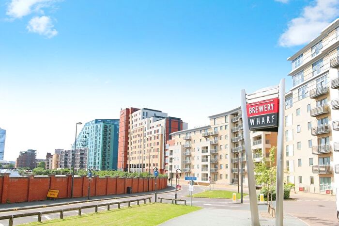 2 Bedroom Flat To Rent In Bowman Lane, Hunslet, Leeds, West Yorkshire, LS10