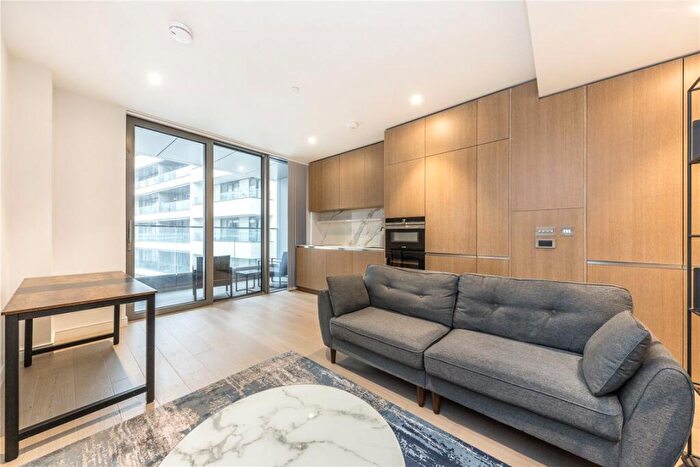 Flat To Rent In Park Drive, Canary Wharf, E14