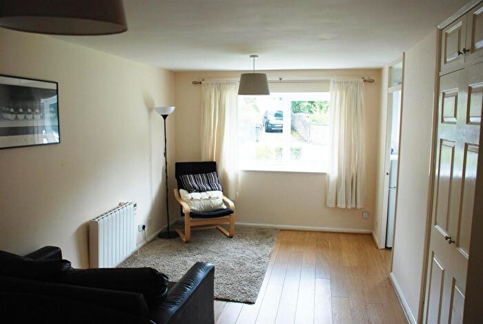 Studio To Rent In Westbourne Road, Flat, Sheffield, S10