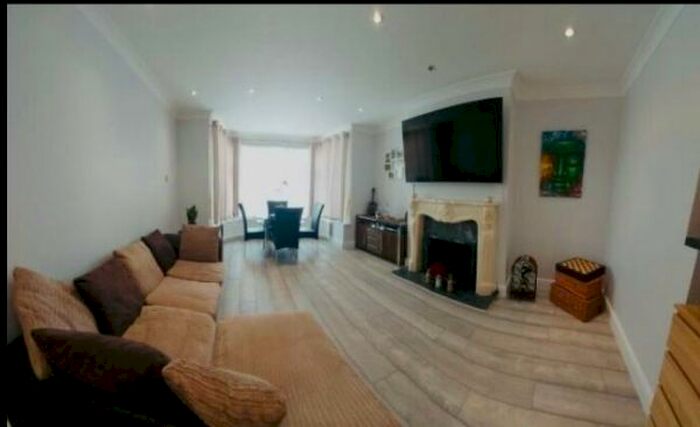2 Bedroom Flat To Rent In Watford Way, London, NW4