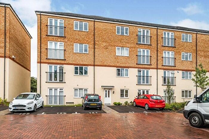 2 Bedroom Flat For Sale In Field Sidings Way, Himley View, Kingswinford, DY6