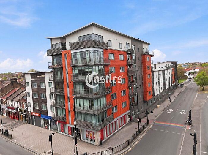1 Bedroom Flat For Sale In The Roundway, London, N17