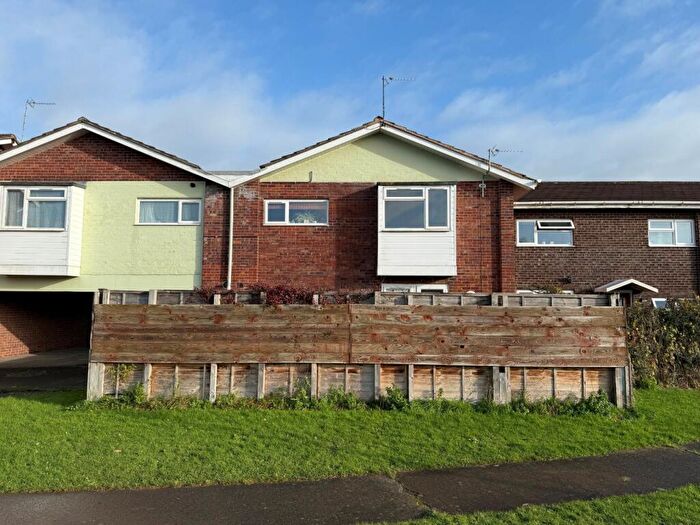 1 Bedroom Apartment For Sale In Cricketfield Green, Nailsea, North Somerset, BS48