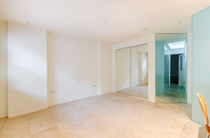 2 Bedroom Property To Rent In Fournier Street, Spitalfields, London, E1