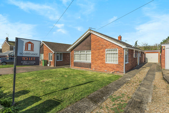 3 Bedroom Bungalow To Rent In Elm Drive, Garsington, OX44