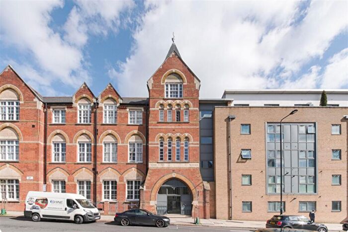 2 Bedroom Apartment To Rent In Old School House, N1