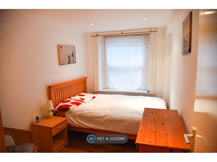 1 Bedroom Flat To Rent In Camden Street, London, NW1