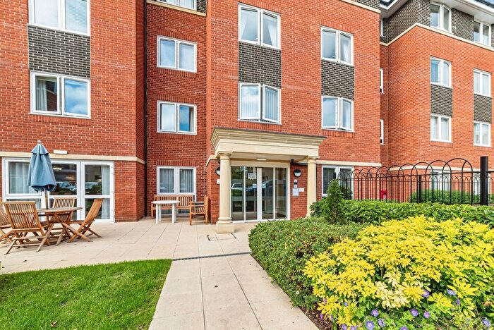 1 Bedroom Flat For Sale In London Road, Basingstoke, Hampshire, RG21