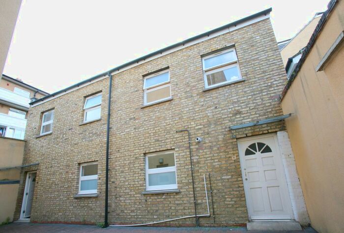 Studio To Rent In Globe Road, Bethnal Green, London E2