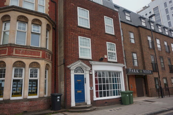 2 Bedroom Flat To Rent In Brunswick Place, Flat A, SO15