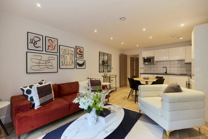 2 Bedroom Flat To Rent In Slate House, London, E14