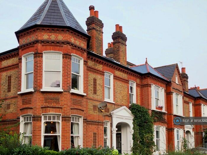 2 Bedroom Maisonette To Rent In Croxted Road, London, SE21