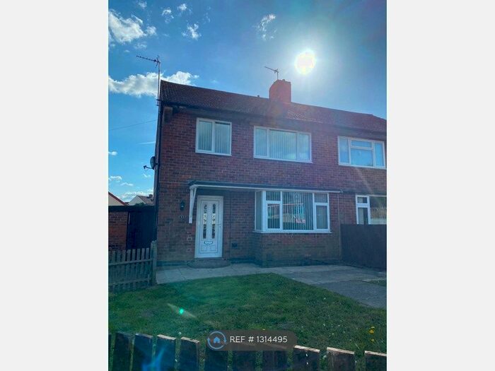 3 Bedroom Semi-Detached House To Rent In Eliot Drive, Kirk Hallam, DE7