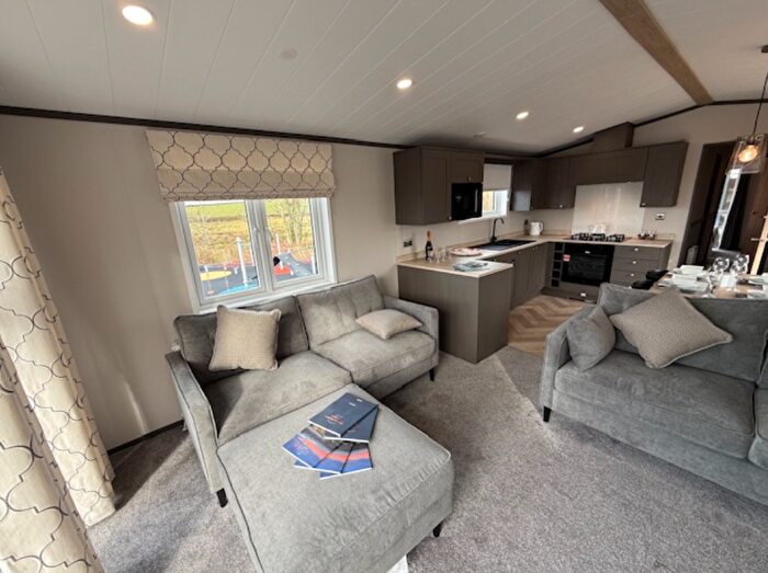2 Bedroom Mobile/park Home For Sale In Holms Farm Road, Dalrymple, Ayr, KA6