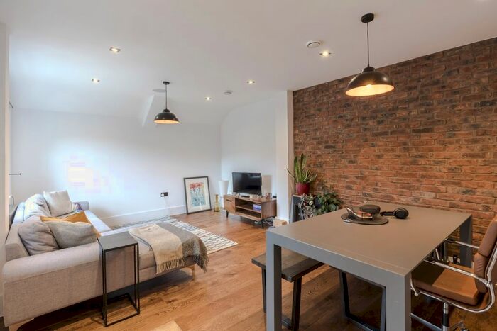 2 Bedroom Flat To Rent In Old Town, London, SW4