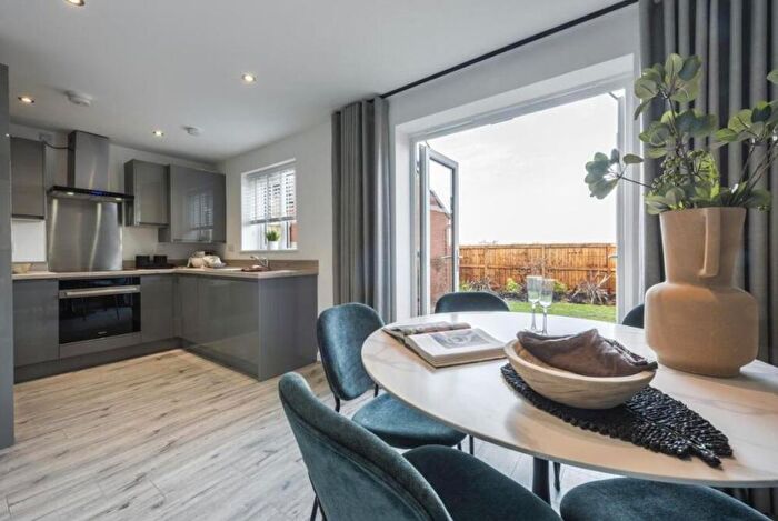 3 Bedroom Semi Detached House To Rent In Pavilion Acres, Walsall, WS3