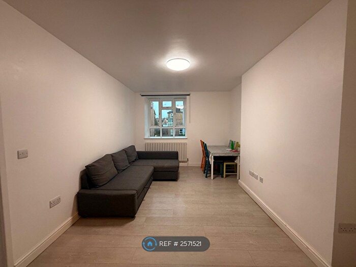 1 Bedroom Flat To Rent In Charcroft Court, London, W14