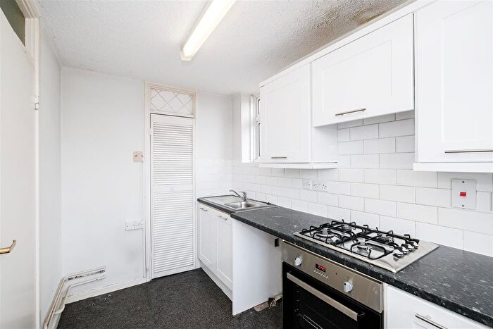 2 Bedroom Flat For Sale In Gardner Close, London, E11