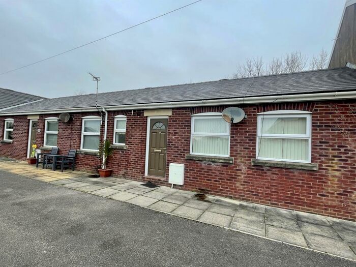2 Bedroom Bungalow To Rent In Staining Road, Staining, Blackpool, FY3