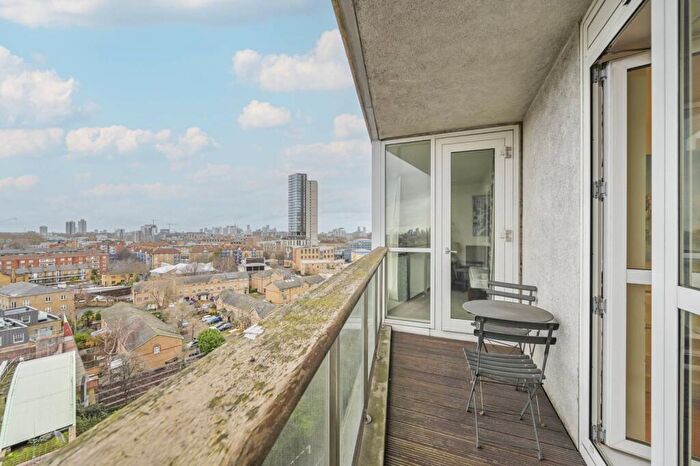 1 Bedroom Flat To Rent In Belgrave Court, , Canary Wharf, London, E14