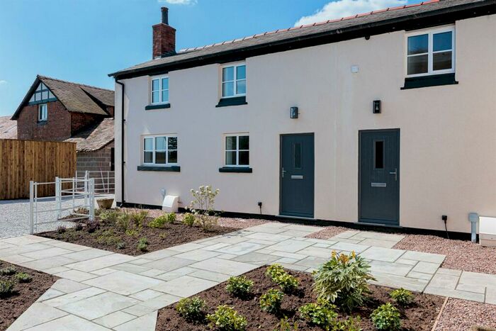 2 Bedroom Mews For Sale In Sandy Brow Close, Tarporley Road, Cotebrook, CW6