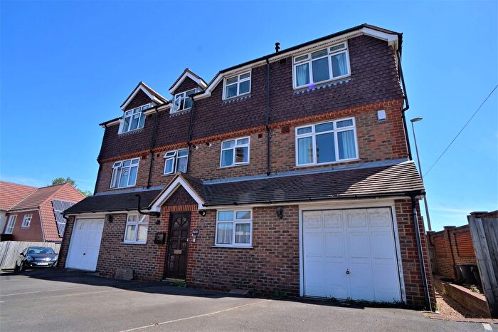 2 Bedroom Flat To Rent In Main Road, Chattenden, ME3