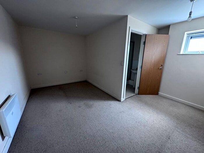 2 Bedroom Apartment For Sale In Apartment Anchorpoint, Bramall Lane, Sheffield, South Yorkshire, S2