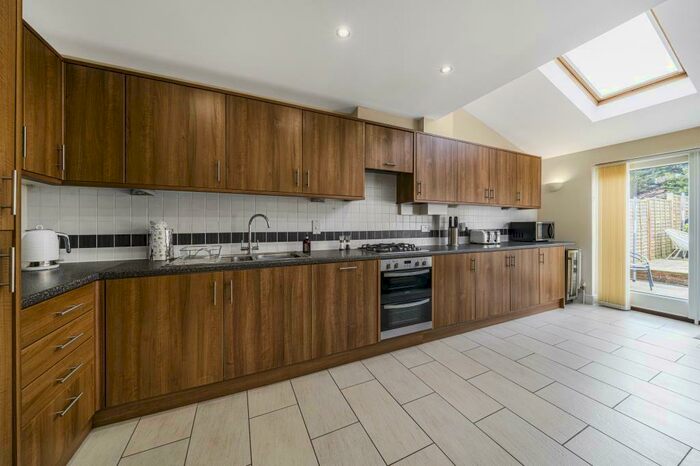 4 Bedroom Town House To Rent In Rufford Gate, Bracknell, RG12