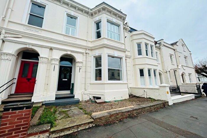 2 Bedroom Flat To Rent In Clarendon Avenue, Leamington Spa, CV32