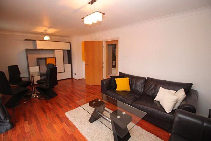 2 Bedroom Flat To Rent In St Lawrence Quay, Salford Quays, Salford, M50