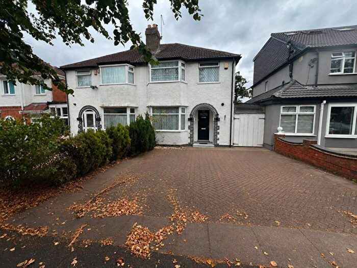 3 Bedroom Semi-Detached House To Rent In Brooklands Road, Hall Green, Birmingham, B28