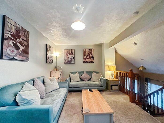 2 Bedroom Maisonette For Sale In Beech Street, Bury, BL9