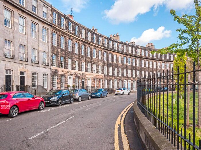 2 Bedroom Flat To Rent In Gardners Crescent, Edinburgh, EH3