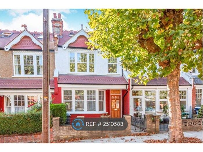 4 Bedroom Terraced House To Rent In St. John's Avenue, London, N11