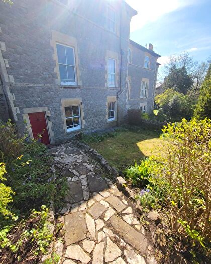 2 Bedroom Flat To Rent In Grove Road, Weston-Super-Mare, BS23