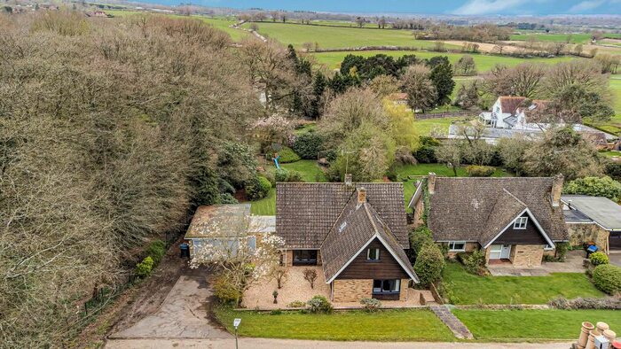 4 Bedroom Detached House For Sale In Hornbeams, Hanbury Lane, Essendon, AL9