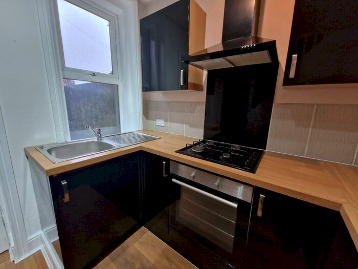 2 Bedroom Terraced House To Rent In Regent Avenue, Harrogate, HG1