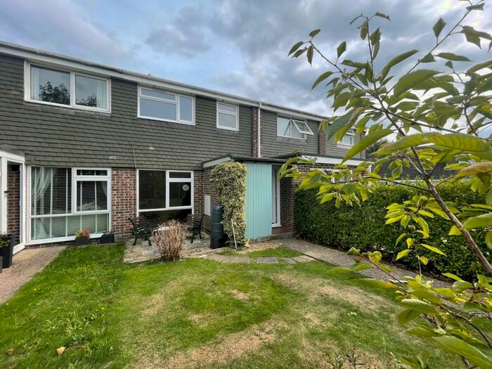 3 Bedroom Terraced House To Rent In Browning Close, Thatcham, RG18