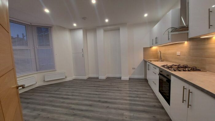2 Bedroom Flat To Rent In Manbey Park Road, Stratford, E15