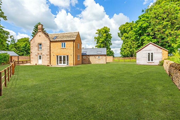 4 Bedroom End Of Terrace House For Sale In Compton Abdale, GL54
