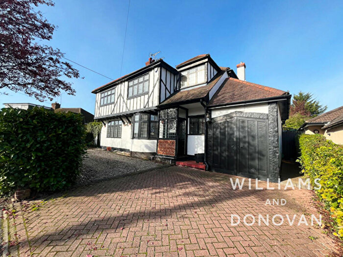 4 Bedroom Detached House To Rent In Hamilton Gardens, Hockley, SS5